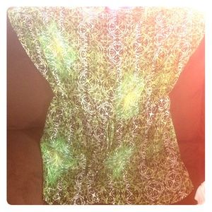 Short sleeve mesh top